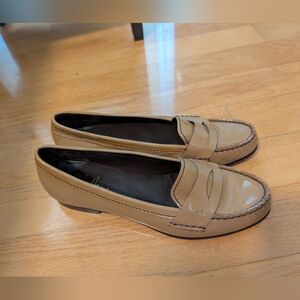 COLE HAAN Loafers – Sleek Tan Patent, Sz 8.5, EUC, Capsule Classic